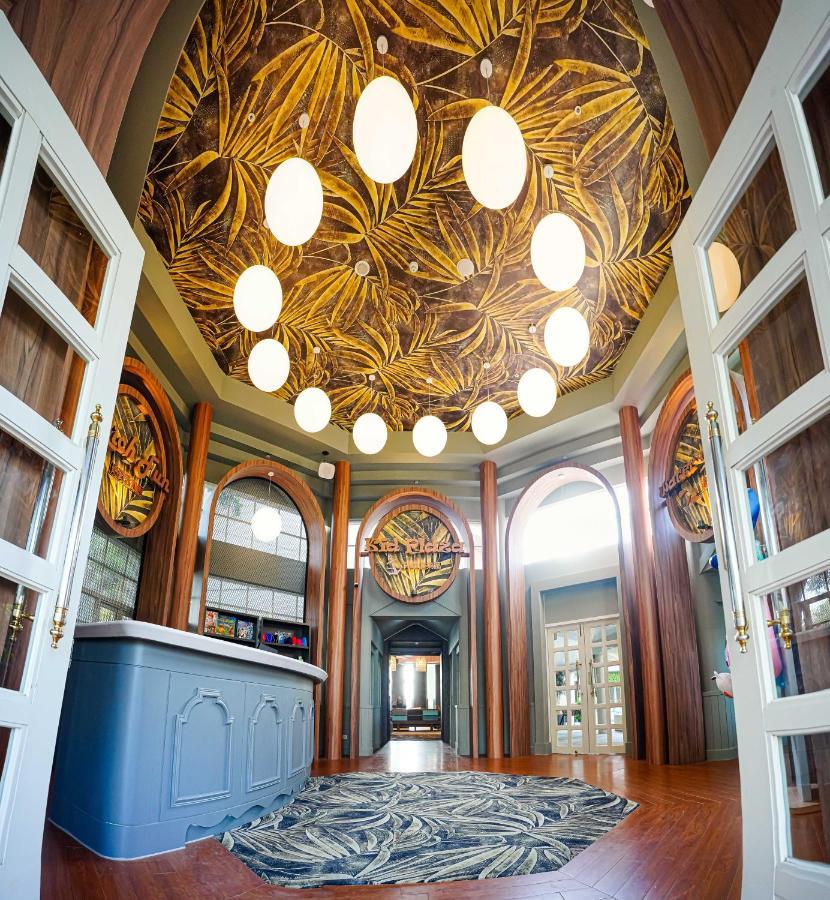 فندق فارجلوري Yanliau المظهر الخارجي الصورة Interior of the library