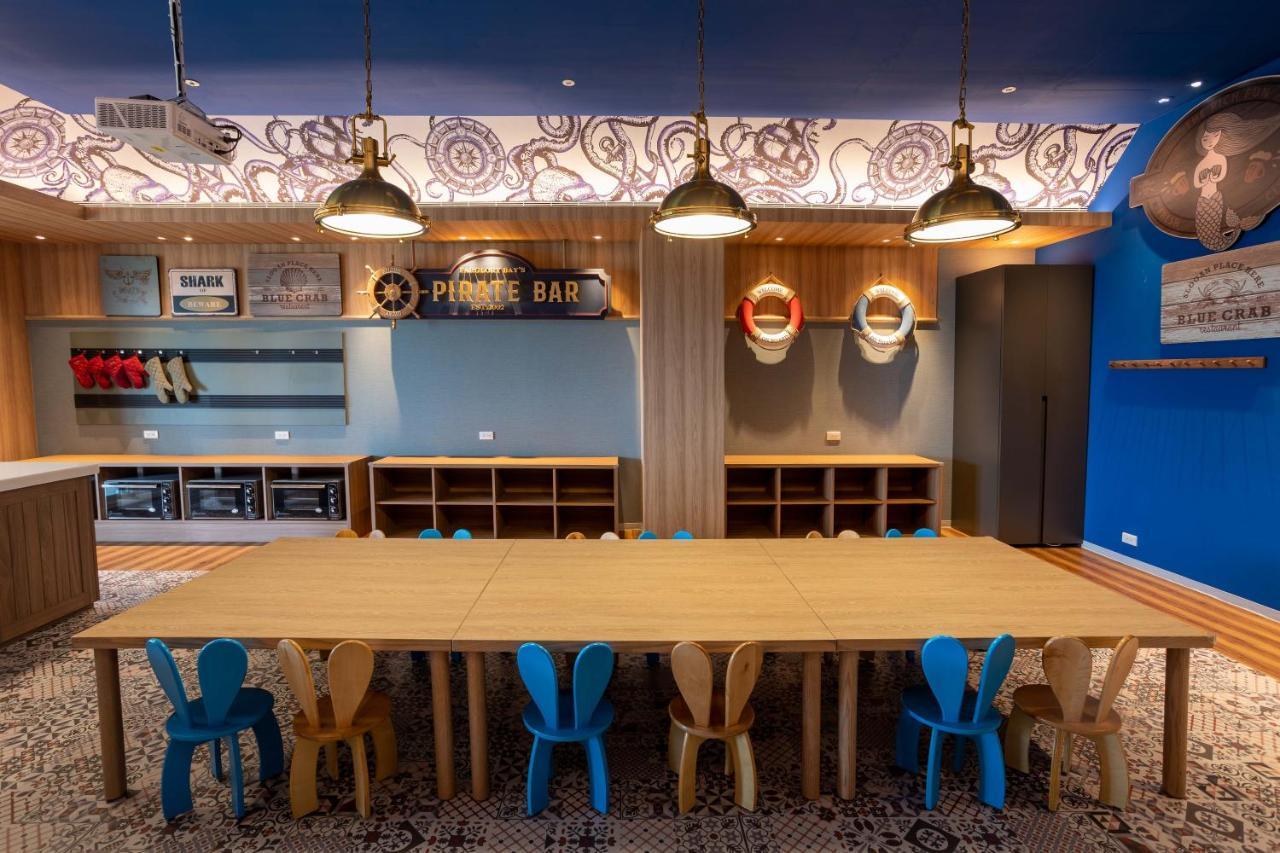 فندق فارجلوري Yanliau المظهر الخارجي الصورة The interior of the Phome Bar