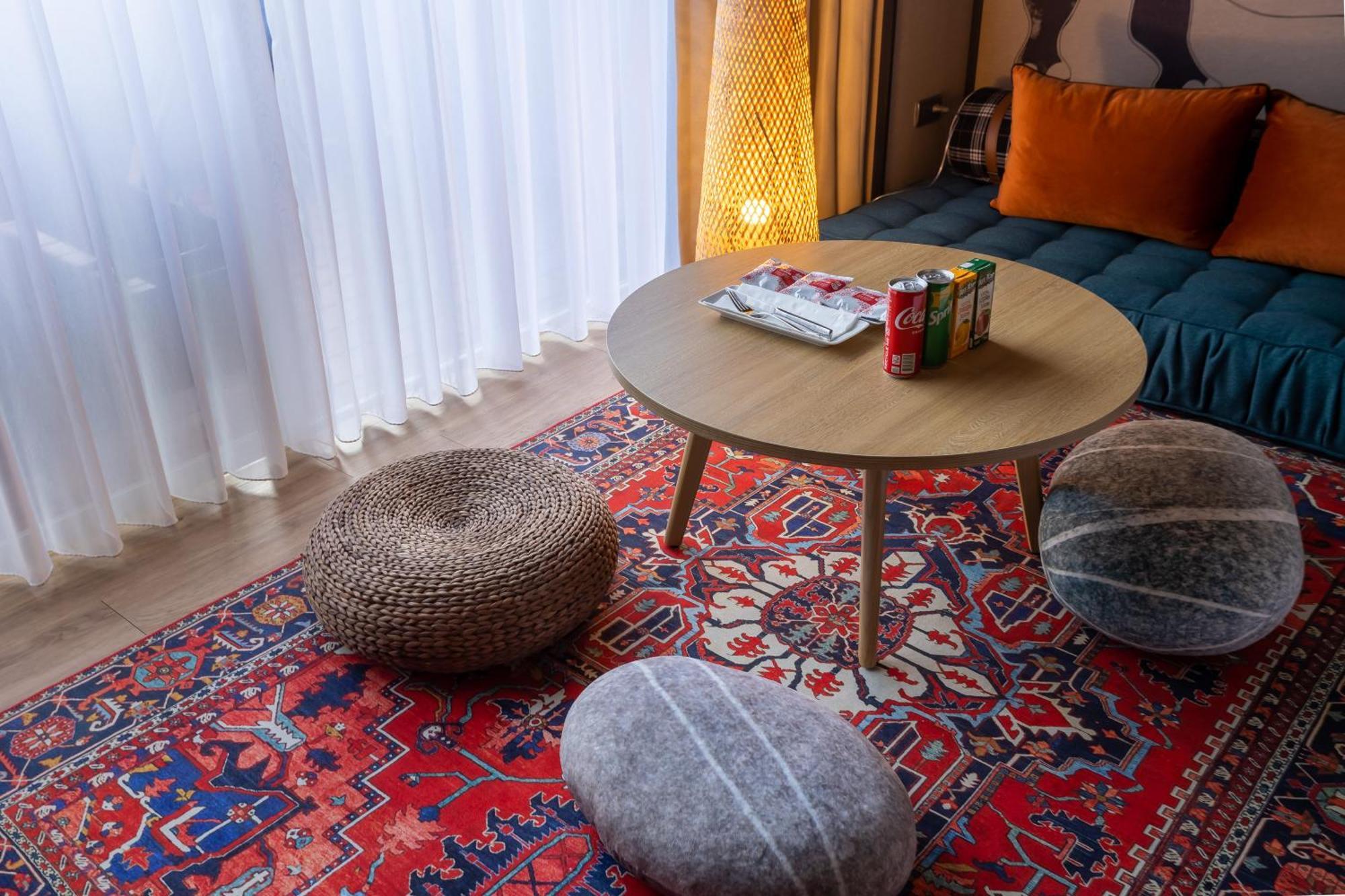 فندق فارجلوري Yanliau المظهر الخارجي الصورة A carpet in a living room