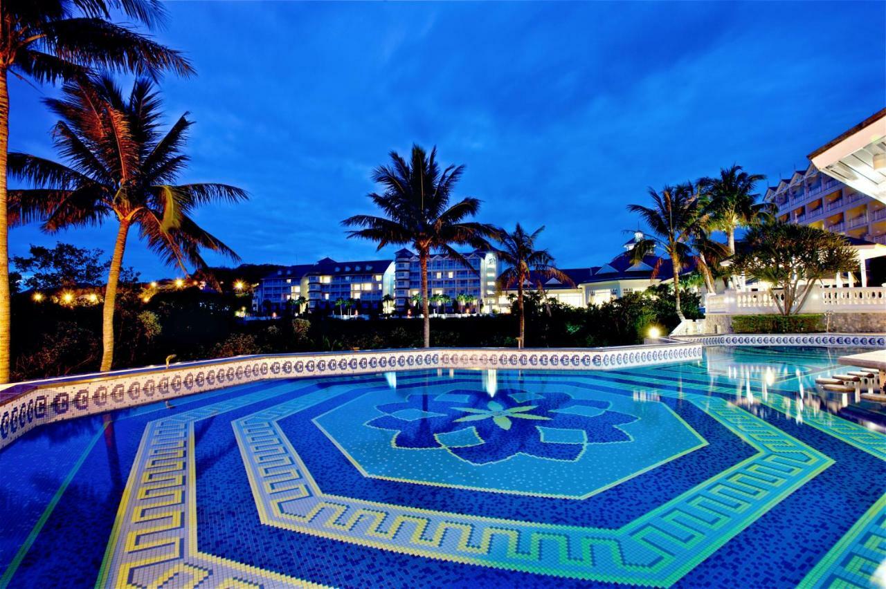 فندق فارجلوري Yanliau المظهر الخارجي الصورة The pool at the Royal Garden Villas